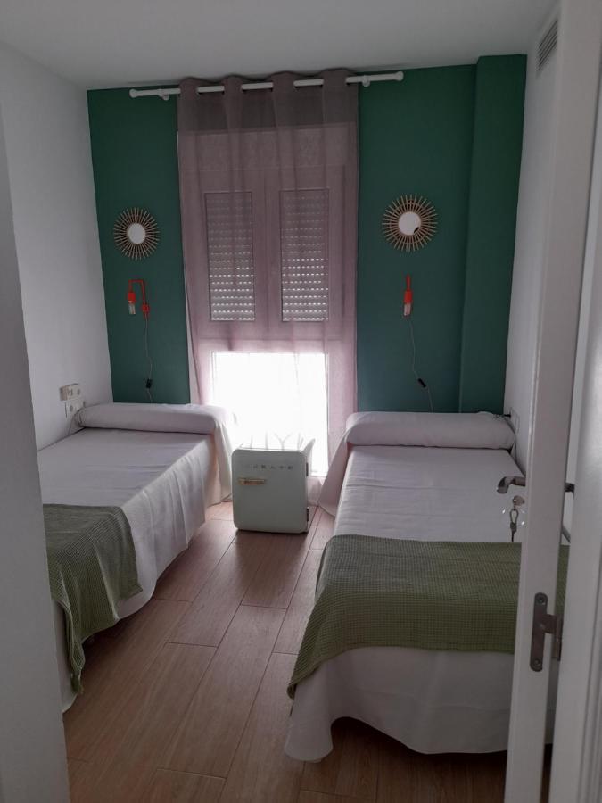 Hostal Casandra - Antiguo Hostal Los Valencianos 콘일데라프론테라 객실 사진