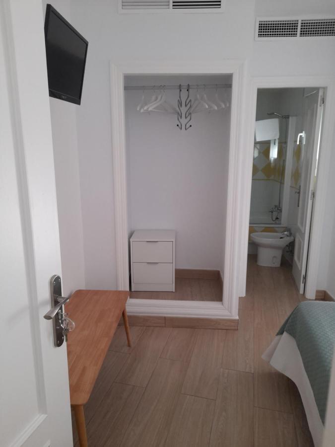 Hostal Casandra - Antiguo Hostal Los Valencianos 콘일데라프론테라 객실 사진
