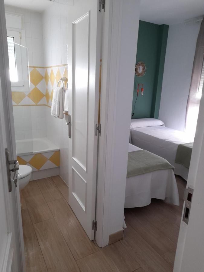 Hostal Casandra - Antiguo Hostal Los Valencianos 콘일데라프론테라 객실 사진